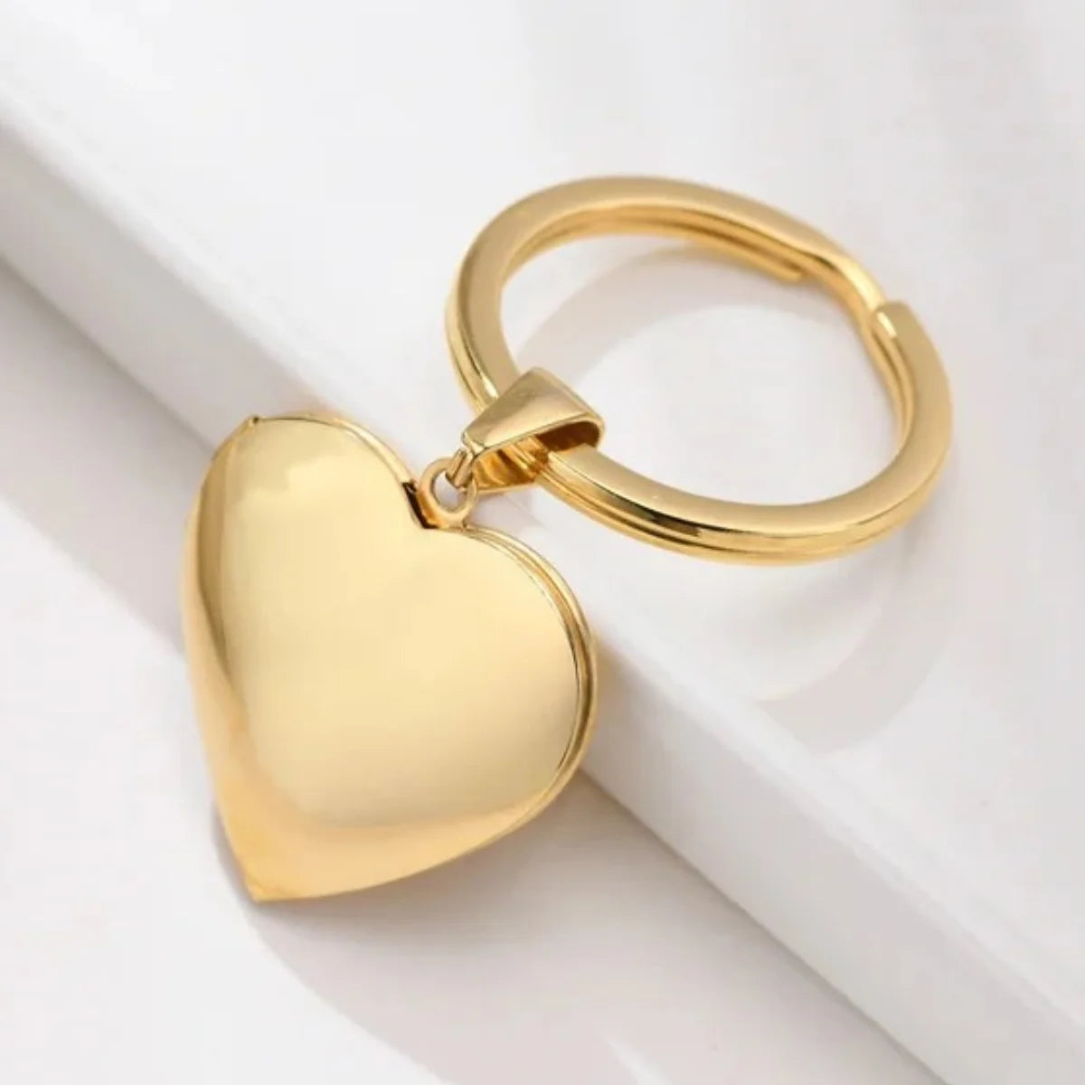 Customized Key Chain, Stainless Steel Heart Charm Image Insert Locket Keychain,Casual Romantic Unisex Women Accessory Gift